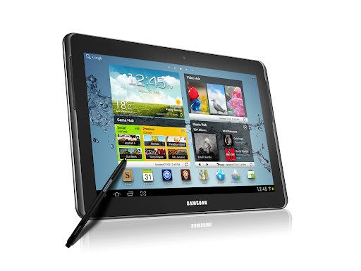 Ein Samsung-Tablet mit einem stylischen Stift, das verschiedene Apps auf dem Bildschirm anzeigt.